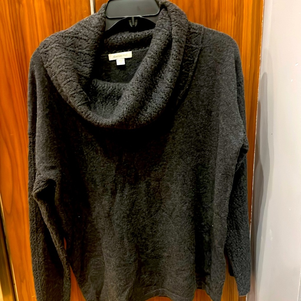 Gray Garnet Hill cashmere sweater Sz M in perfect condition